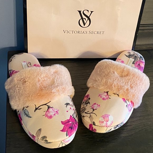 Victoria's Secret Pink Floral Satin Slippers Size M (7-8) - Picture 2 of 6